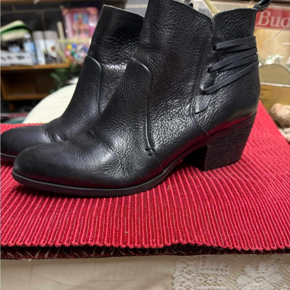 Comfortiva Black Heeled Boots
